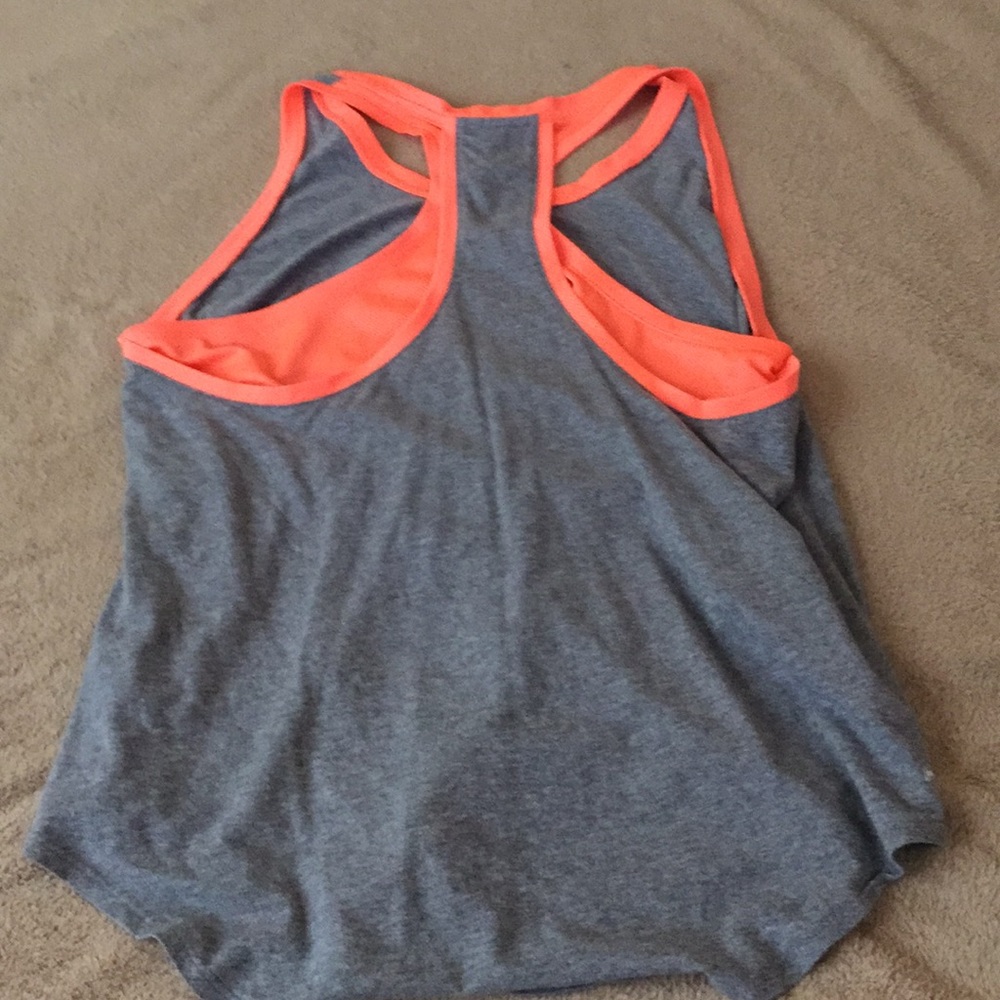 Workout tank top - Picture 2 of 2